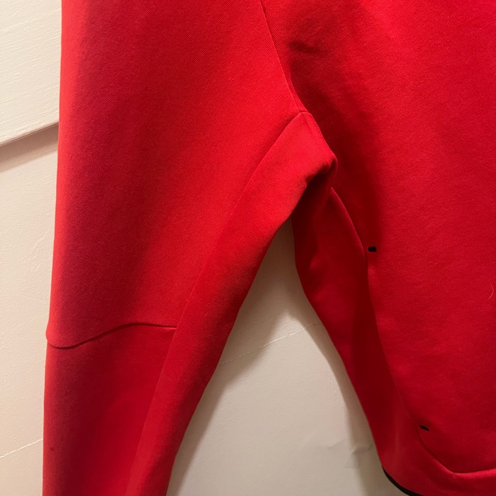 NikeTech Red - Picture 9 of 10